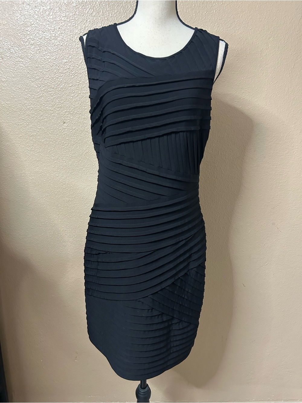 Calvin Klein Black Pleated Sheath Dress Size 12 Cocktail Career Elegant